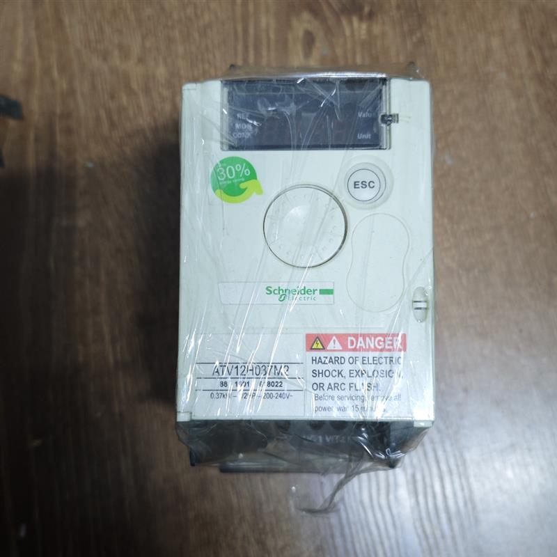 出施耐德变频器ATV12H037M2，0.37kW单相220议价商品
