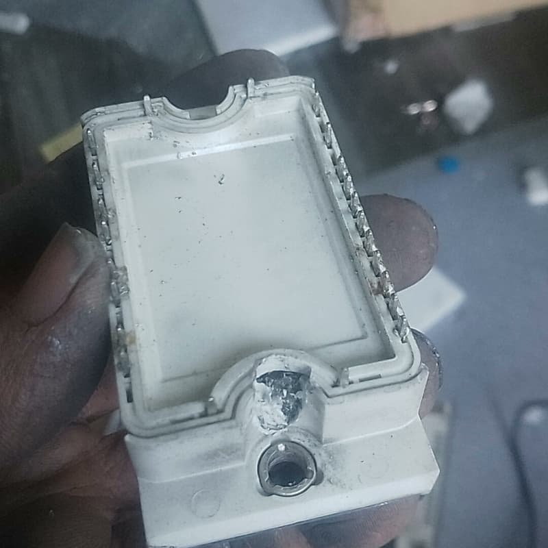 FP15R12NT3 FP10R12NT3 拆螺丝塑料磕破了--议价商品