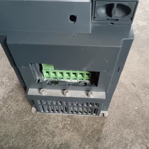 施耐德变频器ATV320U75N4B 7.5KW三相380---议价商品