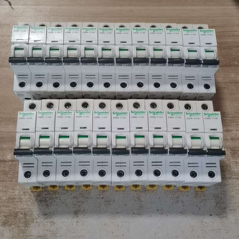 施耐德直流断路器iC65N空开,1P,C 16A,拆机,成色--议价商品