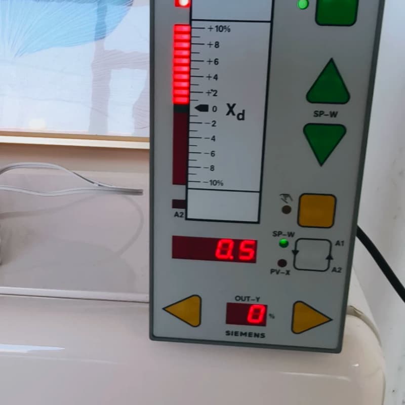 西门子温控仪6DR2001-1,功能完好,通电测试正常。外观--议价商