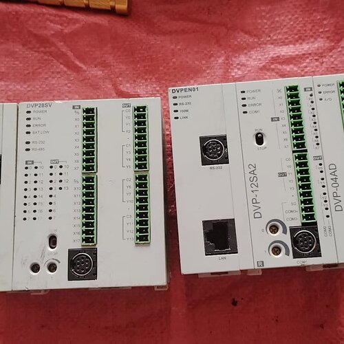 台达PLC 型号看图片，共2 套，成色如图，单套价格 200--议价商品