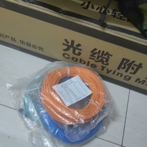 全新长飞MPO光纤跳线,型号MP0-MPO,8芯OM4标准,--议价商品