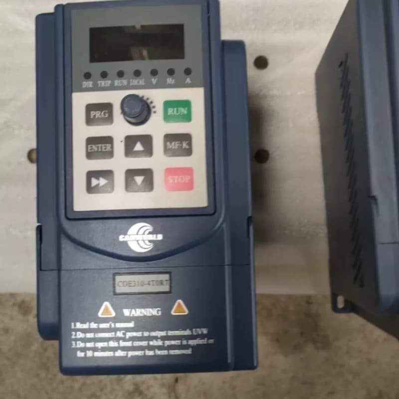 康沃E310变频器两台,一台0.75一台1.5KW,38--议价商品