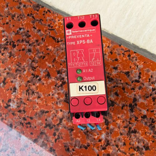 施耐德XPSBA5120 安全继电器/XPS-BA继电器，包--议价商品