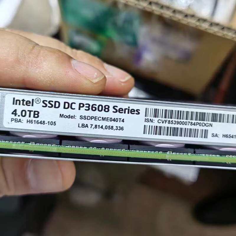 英特尔 p3608 4T aic pcie插卡式 NVME固--议价商品