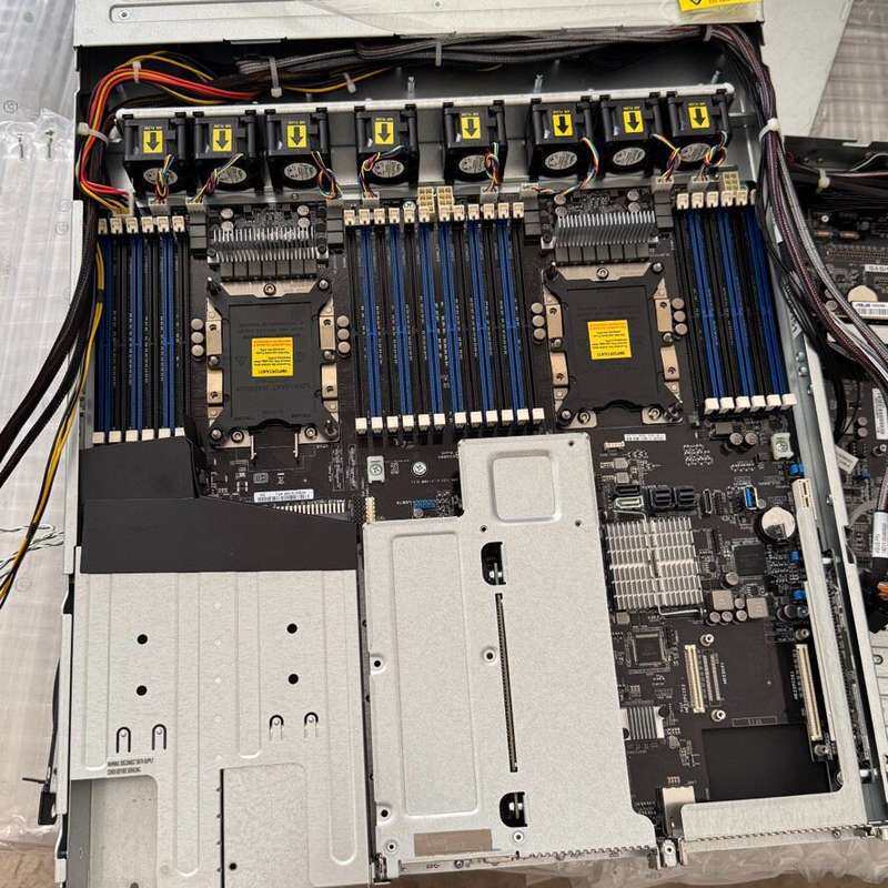 全新华硕+服务器+RS720-E9-RS8-G++2U机架式--议价商品