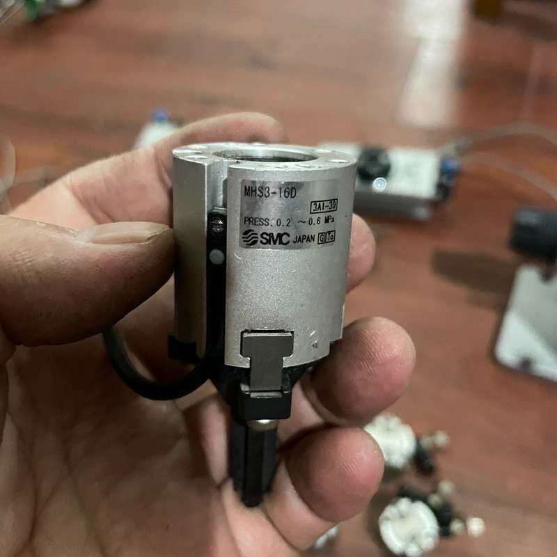 #SMC MHS3-16D,三抓气缸,就一台,实图,功能保好--议价商品