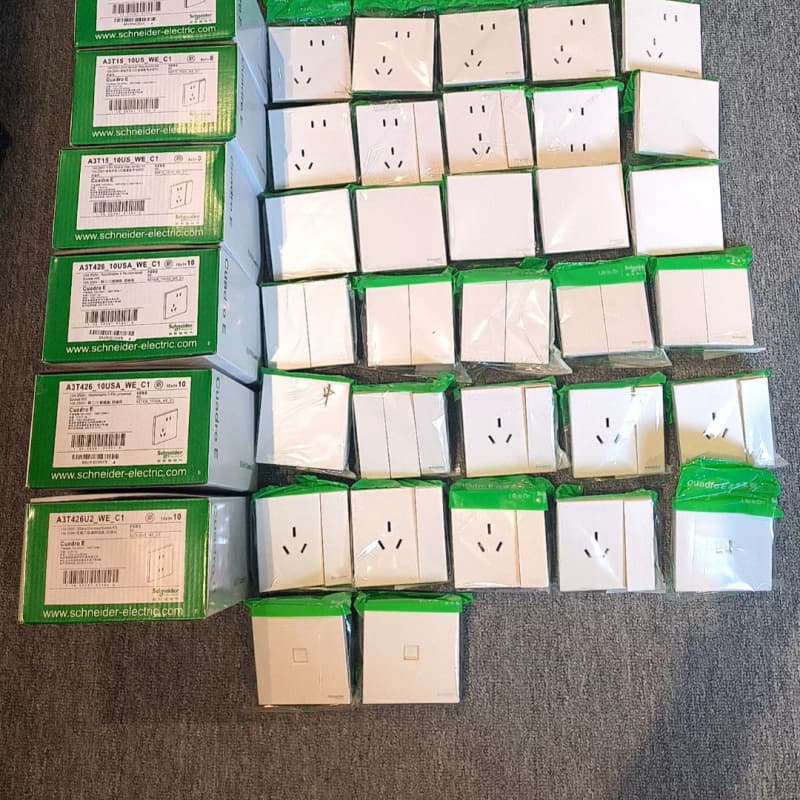 线下实体施耐德开关插座面板珍铂开关皓呈插座绝配系列 千万--议