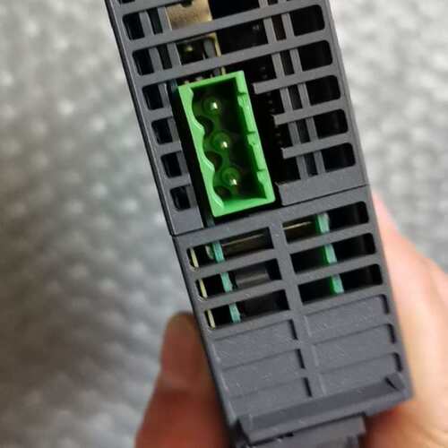 三菱模块Q64AD2DA全新原厂件现货一台，功能包好，议价--议价商品