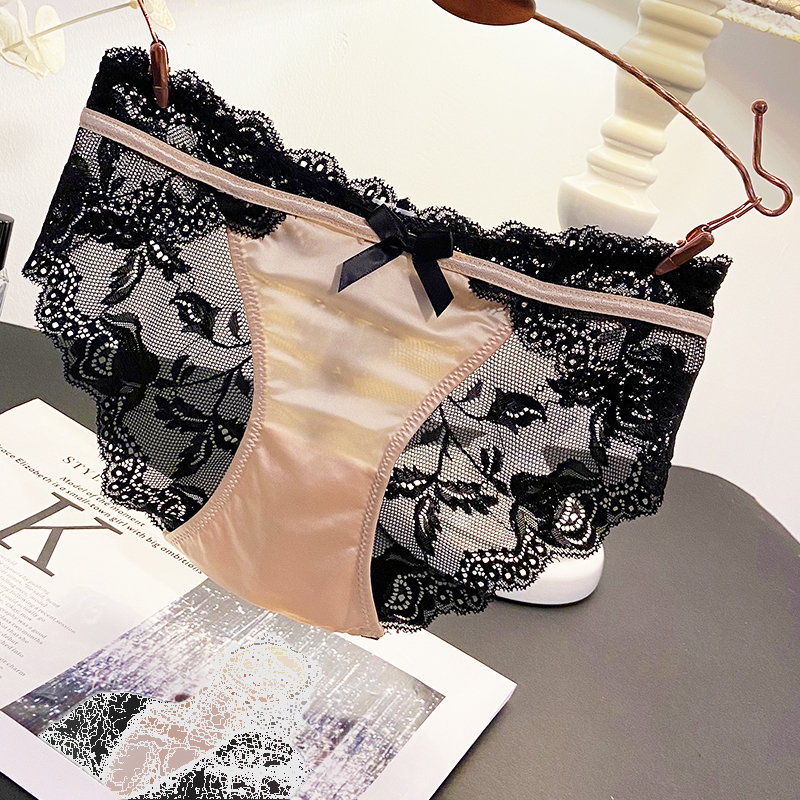 欧美时尚性感蕾丝内裤少女生诱惑