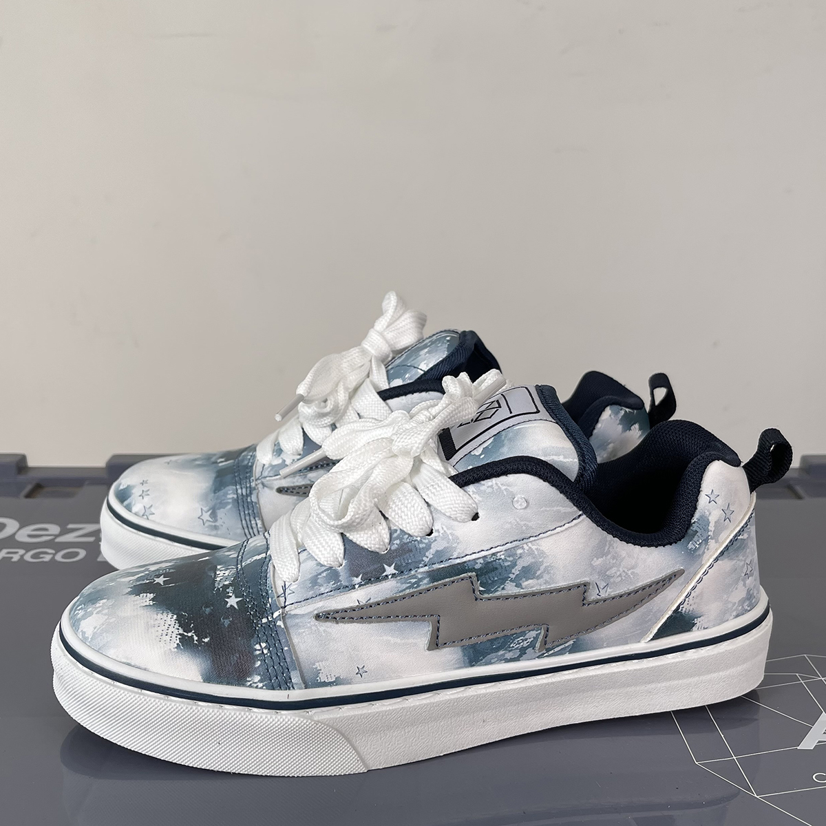 新款ins国潮男鞋闪电涂鸦板鞋