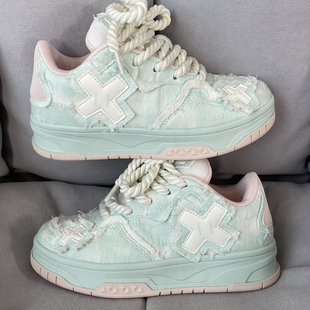 女 小众设计百搭街拍休闲学生厚底运动鞋 扎染板鞋 2024ins网红新款