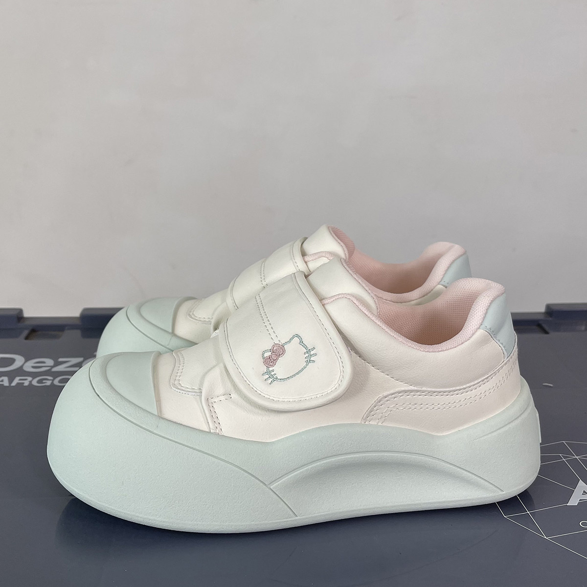 ins新款女鞋可爱KT猫魔术贴厚底板鞋少女风增高小白鞋学生休闲鞋,女鞋,休闲板鞋,淘宝优惠券,粉丝福利购,淘宝优惠卷