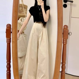 2024新款 短款 黑色短袖 修身 冷淡 女t恤夏季 Selena賽琳娜今年流行