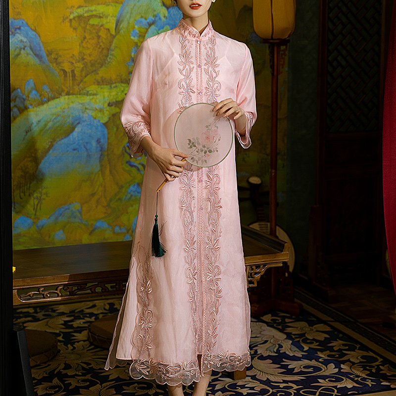Cheongsam, lightweight Chinese long retro embroidery, ethnic dress, with embroidery, Chinese style, ethnic style, plus size