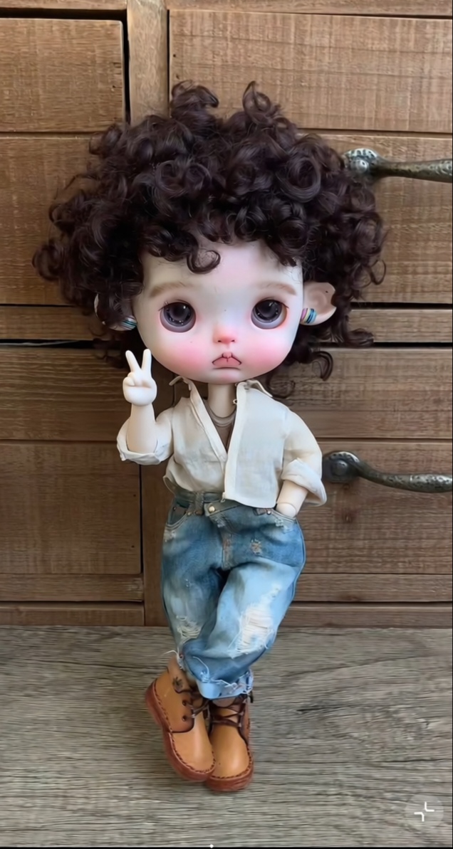 qbaby马海毛假发（男孩）巧克力色爆炸头