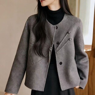 秋冬中年妈妈冬装外套大码宽松上衣中老年女装秋冬季女款毛呢大衣