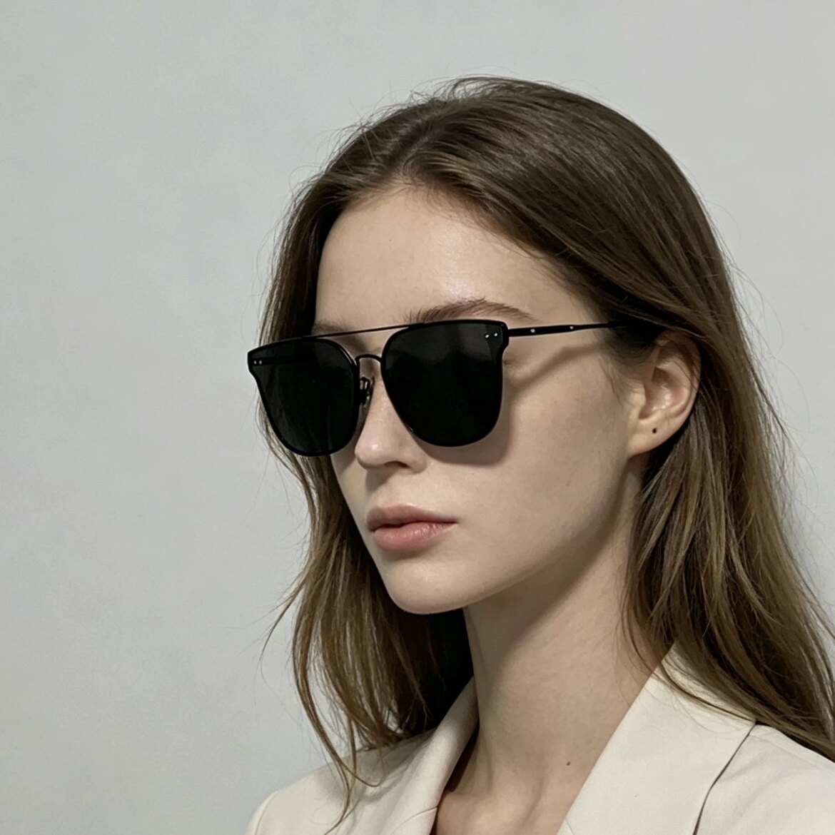 B和V 0158 男女金属编织纹细节太阳镜 超大方框双梁设计修脸墨镜