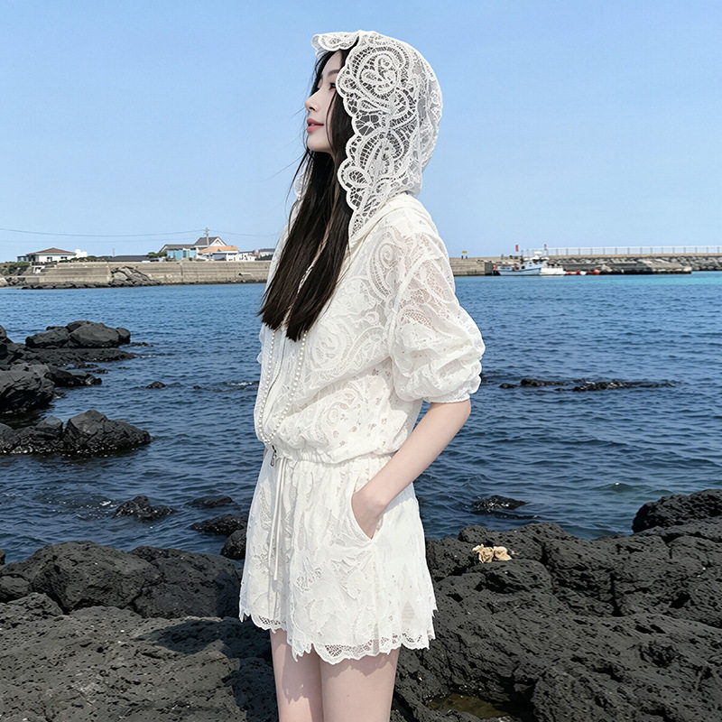休闲时尚套装女士夏季防晒宽松气质蕾丝连帽开衫薄外套短裤两件套