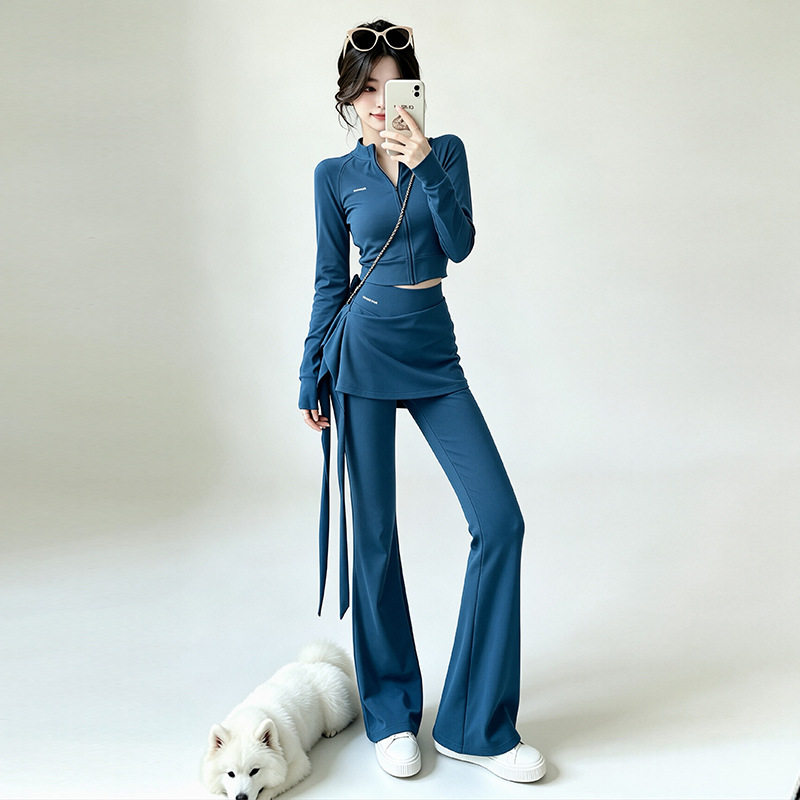 韩系时尚运动套装女士跑步服健身瑜伽服修身短款上衣微喇裤三件套图片