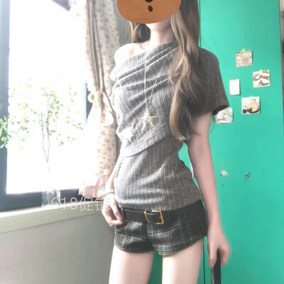 韩系复古斜肩条纹穿搭一整套装女夏季设计感慵懒风短袖裤子两件套