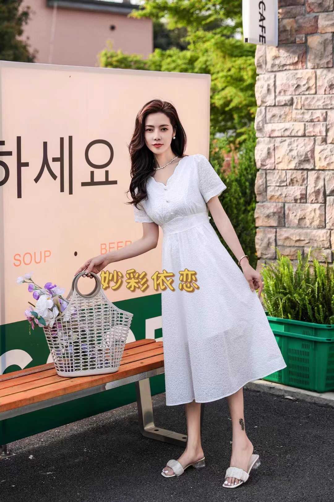 专柜正品轻熟法式温柔风气质连衣裙女2025夏季新款减龄洋气中长裙