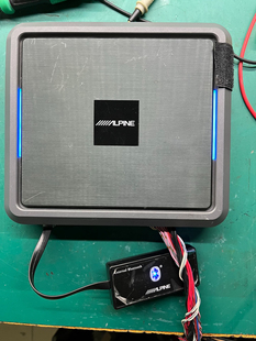 汽车音响功放设备维修阿尔派R600泡水故障维修短路烧芯片等故障