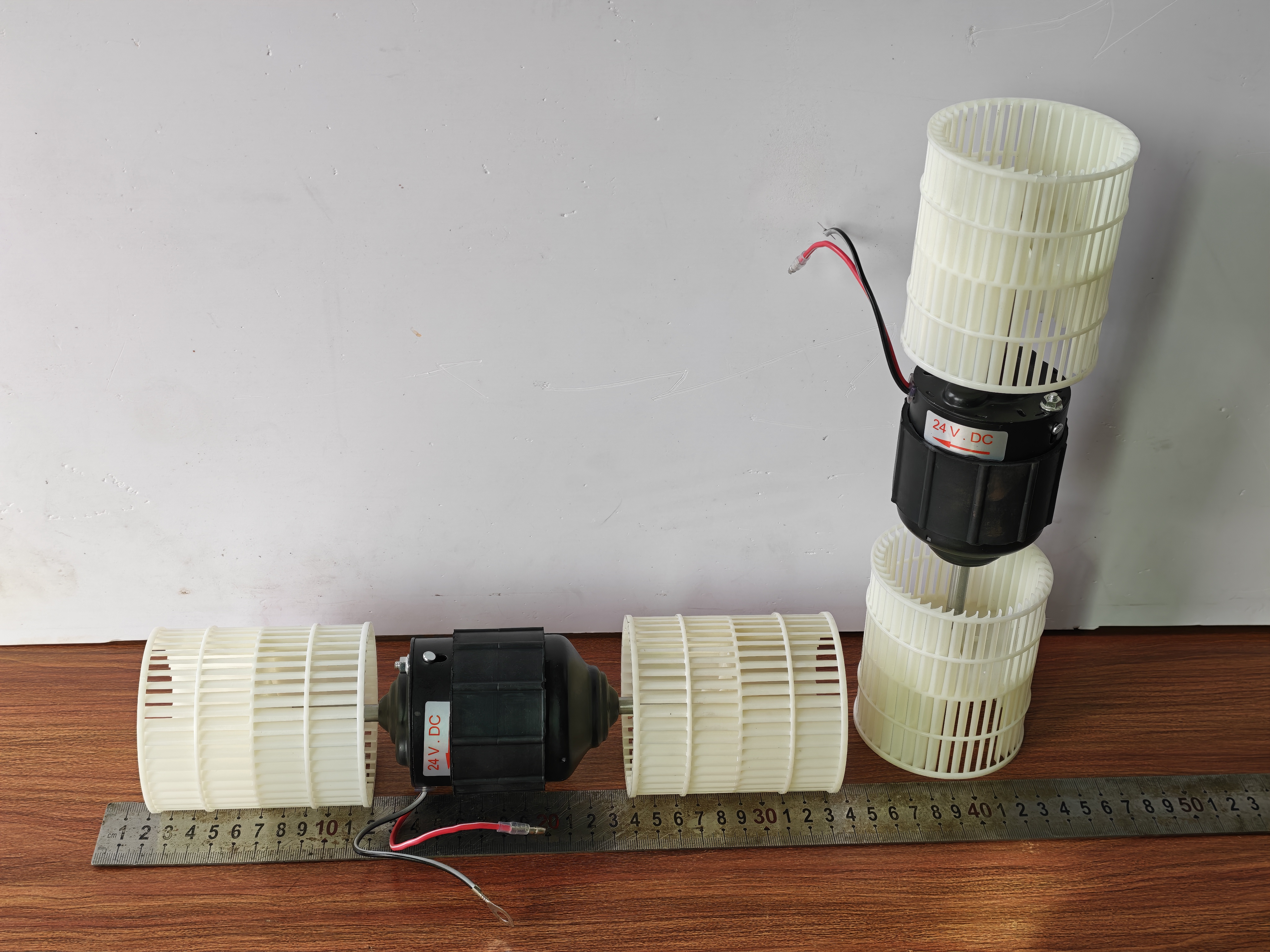 汽车暖风鼓风电机总成12v碳刷空调404蒸发器马达风轮24v改装通用