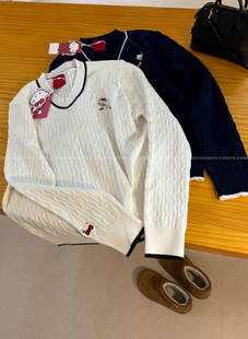 减龄少女学院风麻花毛衣V领针织衫 600 女 联名款 刺绣kt猫