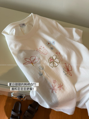 韩国ac*e   太好看了！ins简约花朵刺绣挺括全棉正肩短袖T女包邮