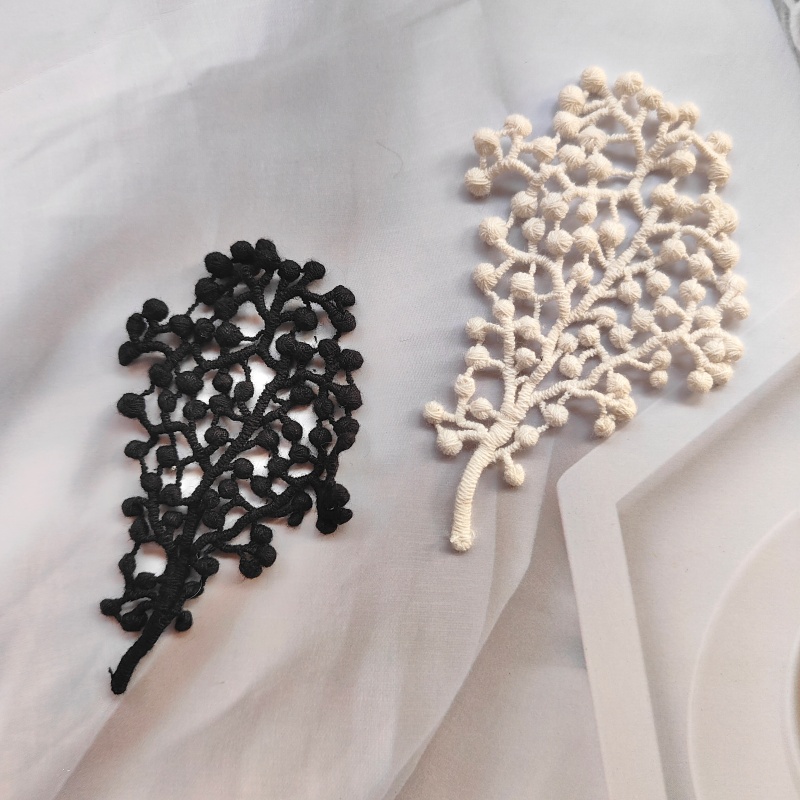 米黄色棉线刺绣花边7*11cm