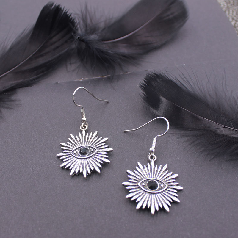 2022新款欧美日韩流行饰品 复古眼睛吊坠耳环耳坠简约