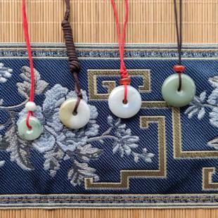 平安扣_天然翡翠平安扣和田玉黄口料平安扣吊坠天然缅甸翡翠A货