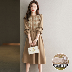 毛衣裙女秋冬2023新款中长款修身圆领羊毛针织打底连衣裙可配大衣