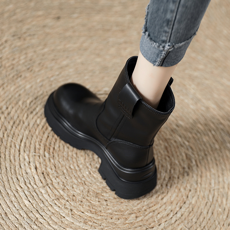 流行的真皮中小腿英式风