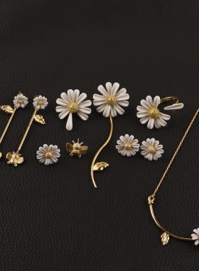 欧美风雏菊系列白色珐琅吊坠项链