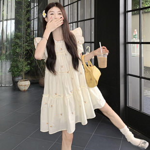 大码女装2025夏季胖mm法式木耳边减龄刺绣碎花蛋糕裙小飞袖连衣裙