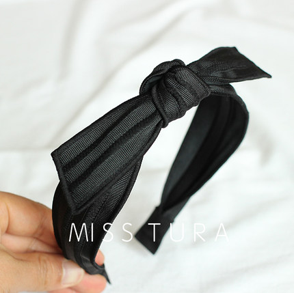 Miss Tura韩国质感蝴蝶结暗条纹可移动可塑型宽边发箍百搭头箍