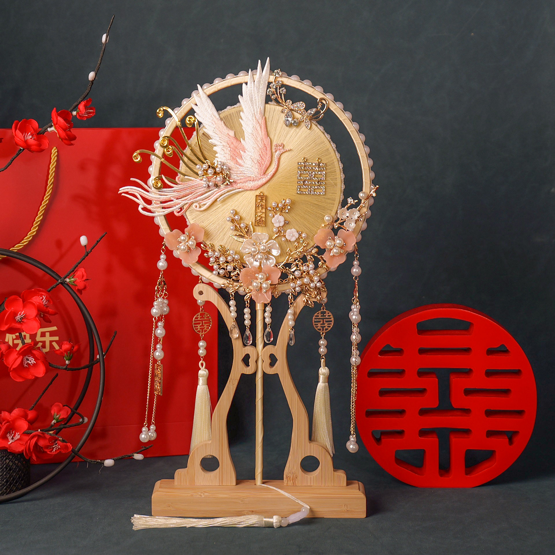 高级蚕丝新娘婚礼重工团扇成品图片