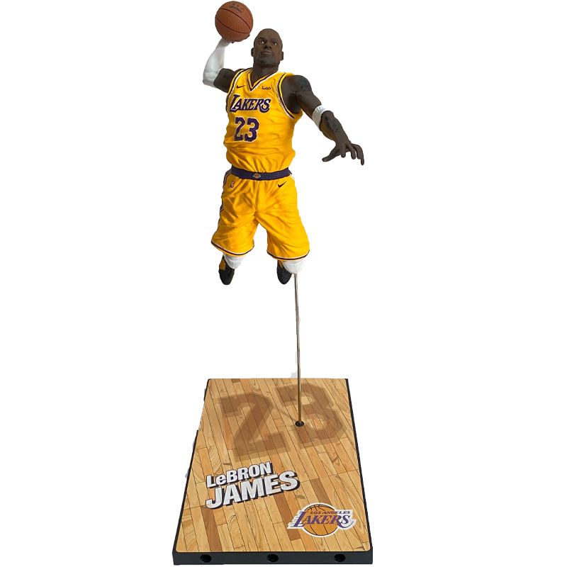 麦克法兰科比人偶礼物场景模型