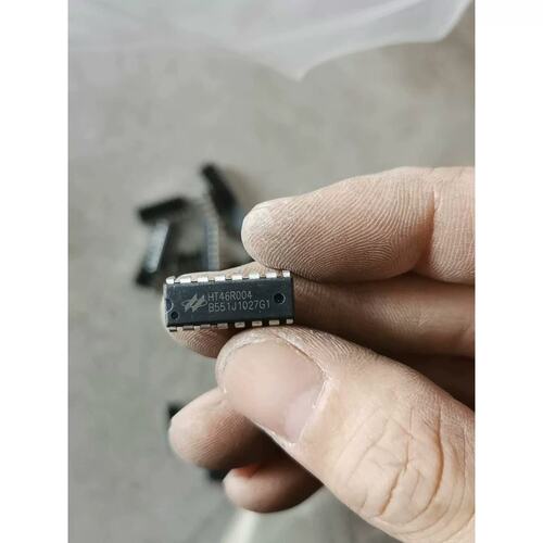议价散新：HT46R004从机条倒来的，有1200个这里，48