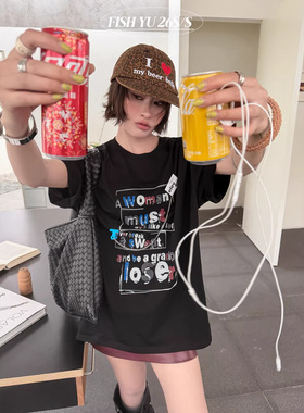 FISHYU夏季新款美式复古彩色字母印花别针链条挂饰设计短袖女t恤