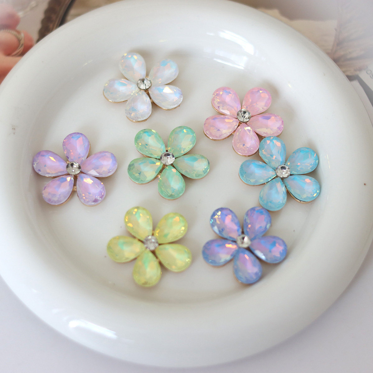 彩色蛋白色摩卡五叶花朵玻璃水钻饰品帽子鞋子等DIY装饰配件手工,居家布艺,珠子/钻饰/花朵等配饰,淘宝优惠券,粉丝福利购,淘宝优惠卷