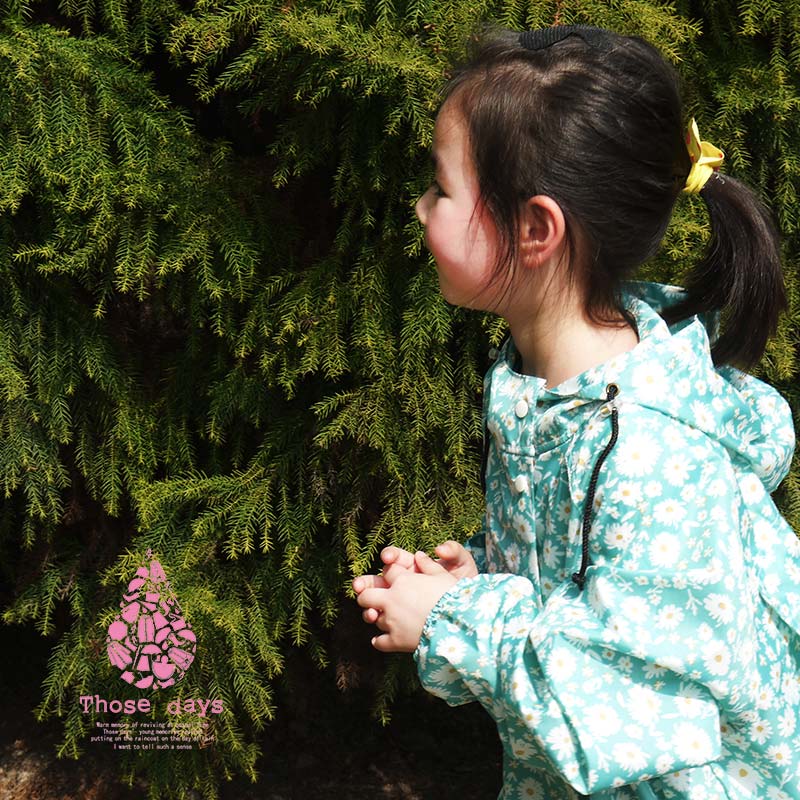 日本儿童带书包位轻薄透气风雨衣