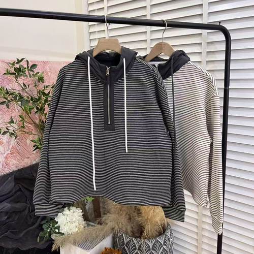冬季加绒连帽条纹卫衣女