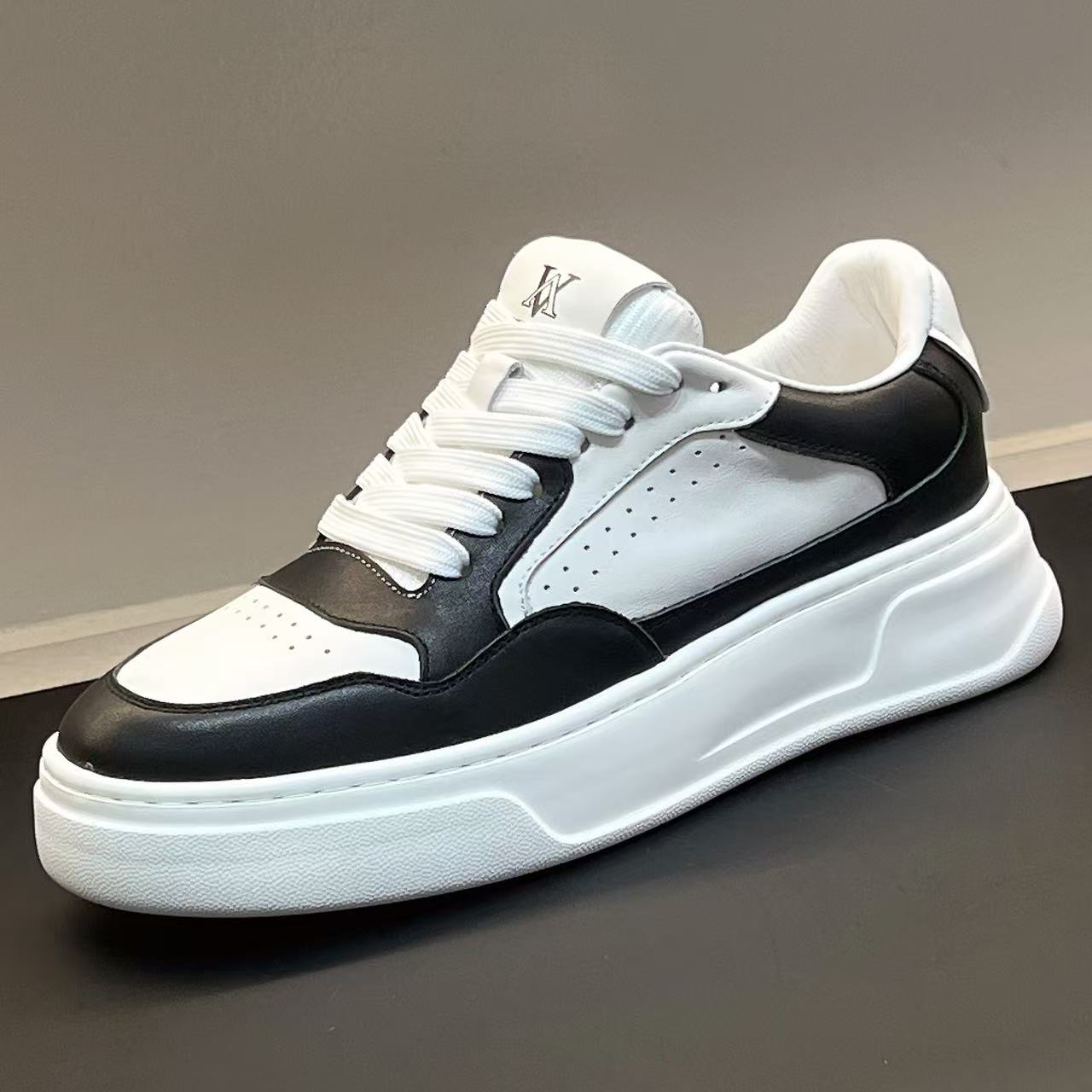 简约小白鞋男2025新款秋季头层牛皮男士鞋轻便厚底内增高休闲板鞋