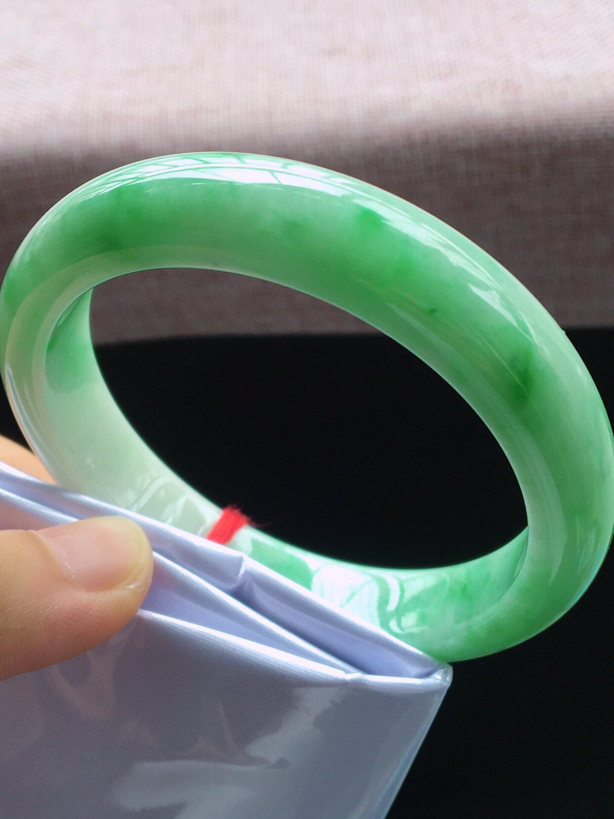 满绿天然翡翠手镯玉石手镯a货飘绿辣色翡翠玉镯子58圈口缅甸玉石