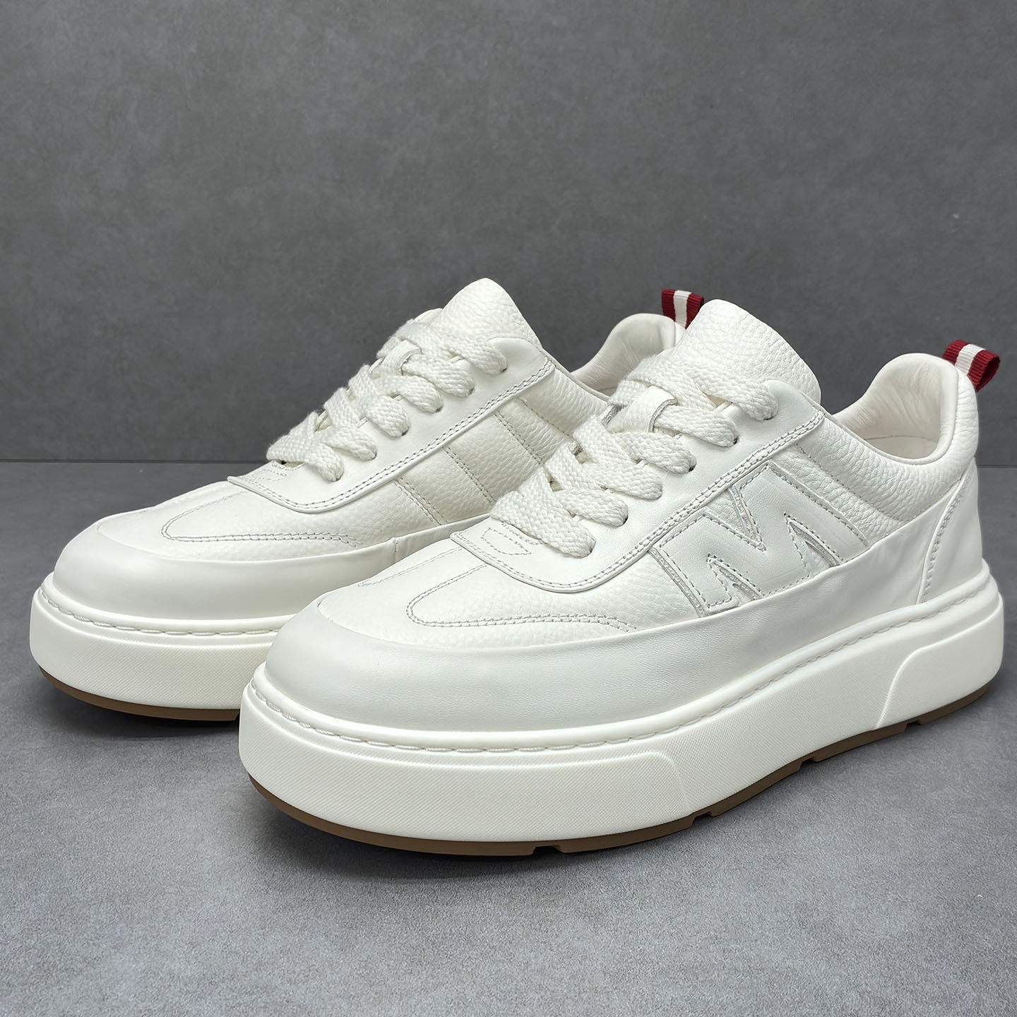 2025新款厚底板鞋男白色真皮透气小白鞋轻便增高潮鞋低帮休闲鞋子,流行男鞋,休闲板鞋,淘宝优惠券,粉丝福利购,淘宝优惠卷