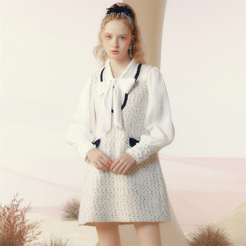 糖力肌理小香风无袖A字连衣裙